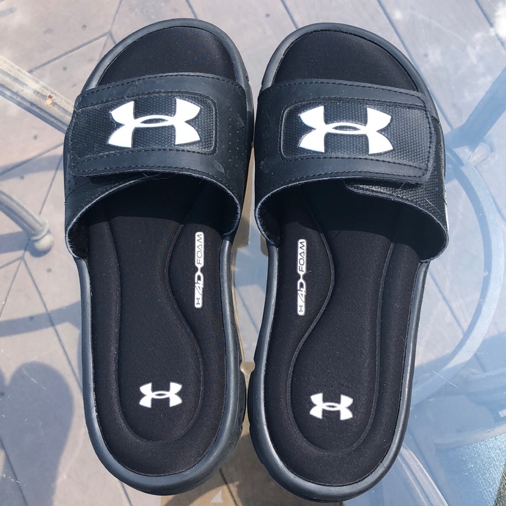 Boys Under Armour foam slides